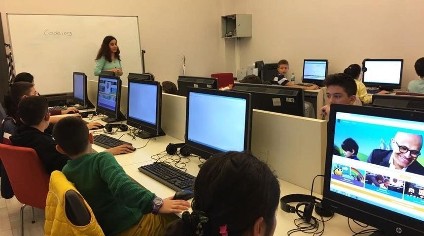 Geleceğin Yazılımcıları Beyoğlu’nda Yetişiyor