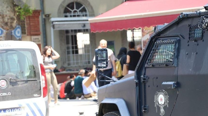 Kartal’da Oturma Eylemi Yapan Gruba Polis Müdahalesi: 8 Gözaltı