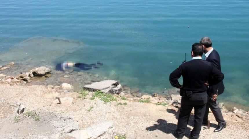 Adana&rsquo;da 18 Yaşındaki Gen&ccedil; Kızın G&ouml;lde Cesedi Bulundu