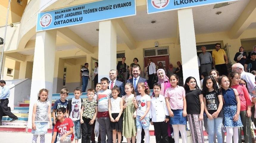 &Ouml;ğrencilerin Karne Heyecanına Ortak Oldular