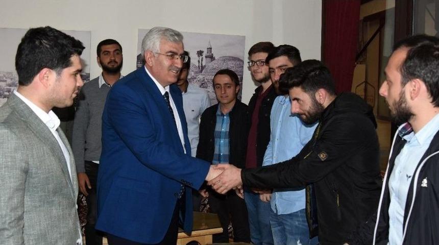 Ak Gen&ccedil;lik, Gen&ccedil;leri Markaja Aldı