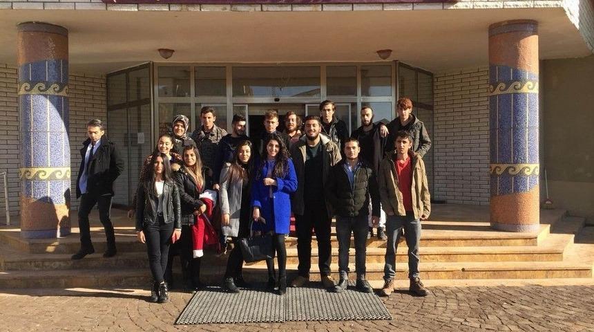 &Uuml;niversite &Ouml;ğrencilerine Diş Taraması