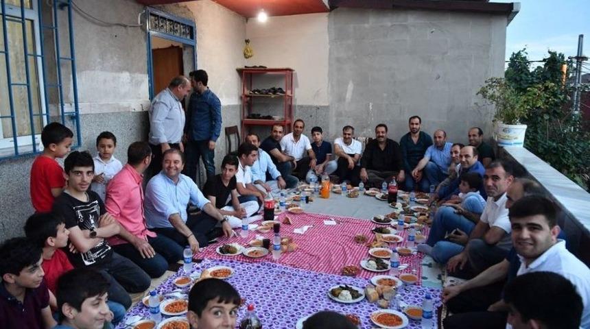 Sevgi Sofrası Z&uuml;mr&uuml;tevler&rsquo;de Kuruldu