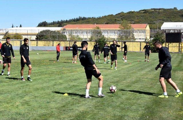 Aliağaspor Sahaya Şampiyonluk İçin Çıkıyor