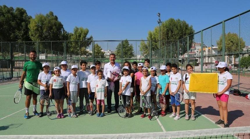 Toroslar Belediyesi Tenis Okulu &Ouml;ğrencileri Turnuvaya Hazırlanıyor