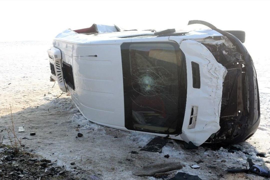 Ağrı&rsquo;da Siste Feci Kaza: 3 &Ouml;l&uuml;