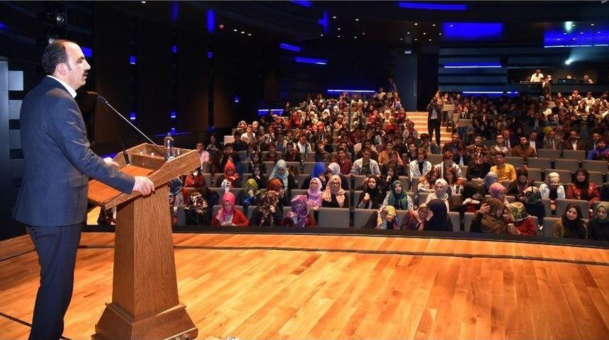 Selçuklu’da "en Büyük Haber" İsimli Tiyatro Sahnelendi