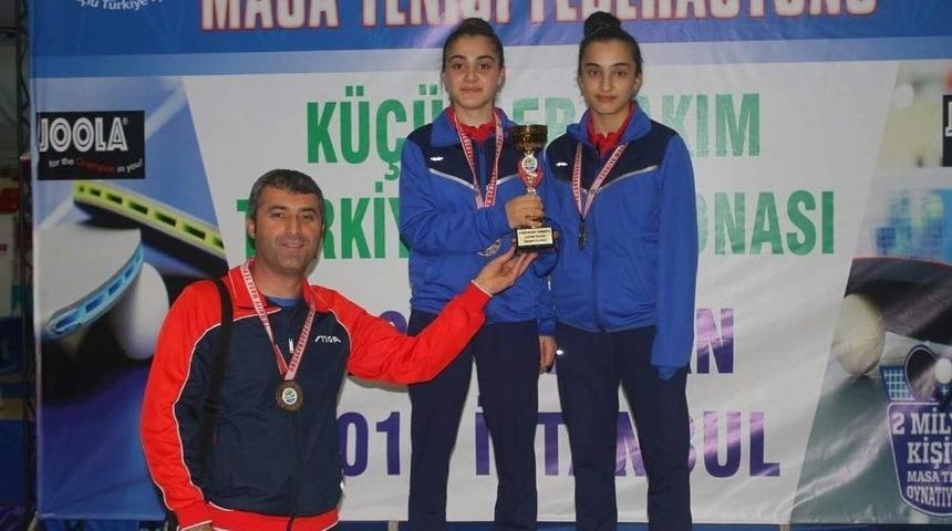 Belediye Masa Tenisi Takımı T&uuml;rkiye &Uuml;&ccedil;&uuml;nc&uuml;s&uuml; Oldu