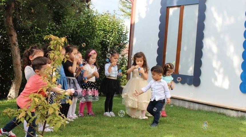 &Ccedil;ocuklar Pıtırcık Kapalı Oyun Evinde G&ouml;n&uuml;llerince Eğleniyor Ve &Ouml;ğreniyor