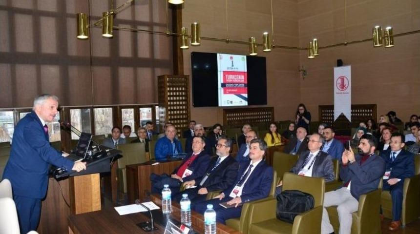 T&uuml;rk&ccedil;enin Yazım Sorunları Ele Alındı