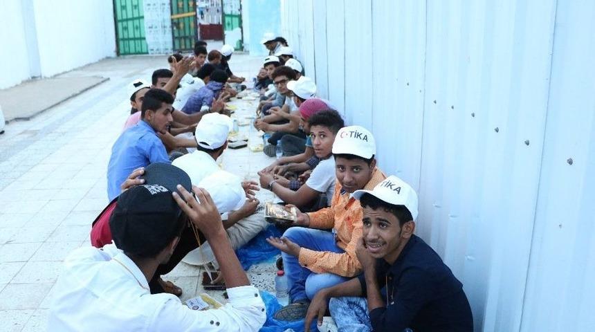 Tika&rsquo;dan Yemen&rsquo;de Yetimlere İftar