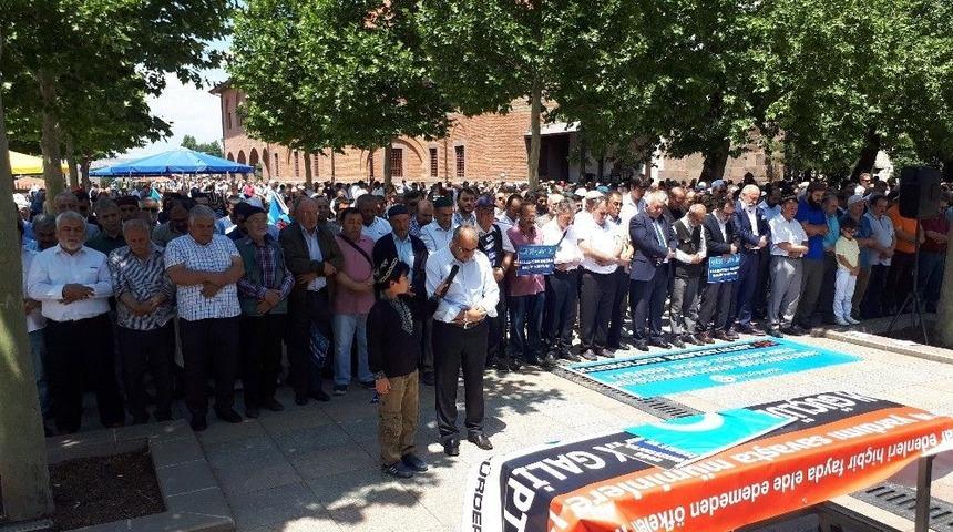 &Ccedil;in&rsquo;deki Hapishanelerde &Ouml;len Doğu T&uuml;rkistanlı Alimler İ&ccedil;in Gıyabı Cenaze Namazı