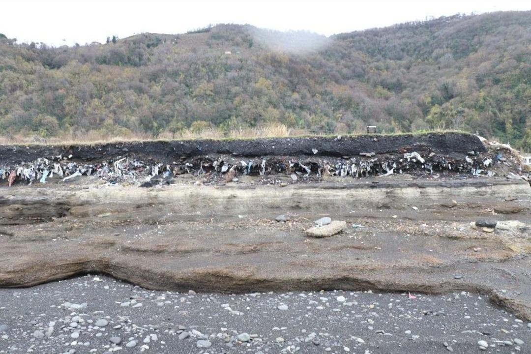 (&ouml;zel) Sahil &Ccedil;&ouml;p, Moloz, Plastik Atıklarla Doldu