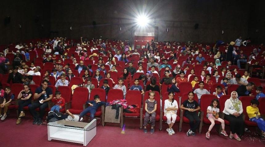 &Uuml;cretsiz Animasyon Filmlerine &Ccedil;ocuklardan Yoğun İlgi