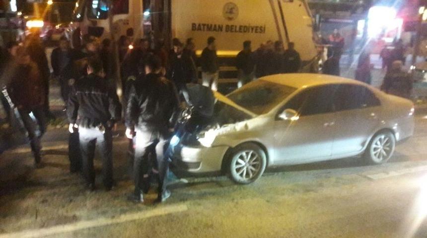 Batman&rsquo;da Kaza Yapan Otomobil Alev Aldı