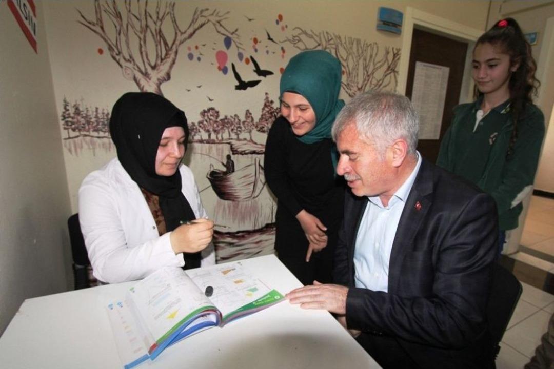 Başkan Memiş Dede Korkut Koleji&rsquo;ni Ziyaret Etti