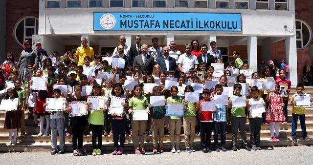 Başkan Pekyatırmacı, Öğrencilerin Karne Sevincine Ortak Oldu