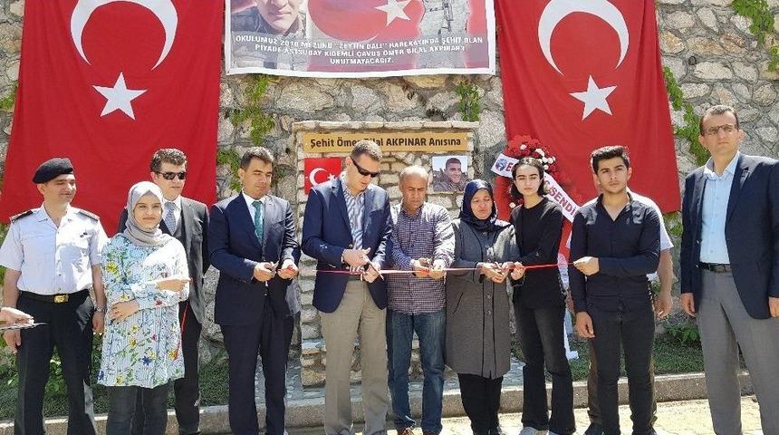 Lise &Ouml;ğrencilerinden Afrin Şehidin Anısına Okul Bah&ccedil;esine &Ccedil;eşme