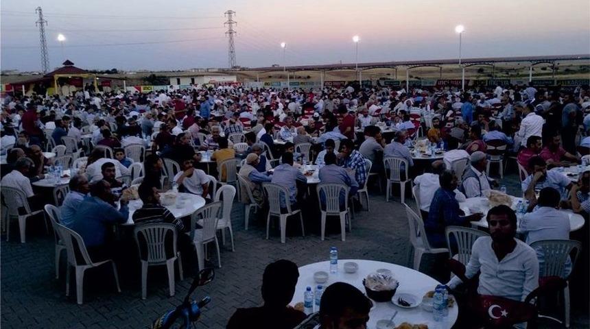 Kahta Belediyesi Halka İftar Verdi