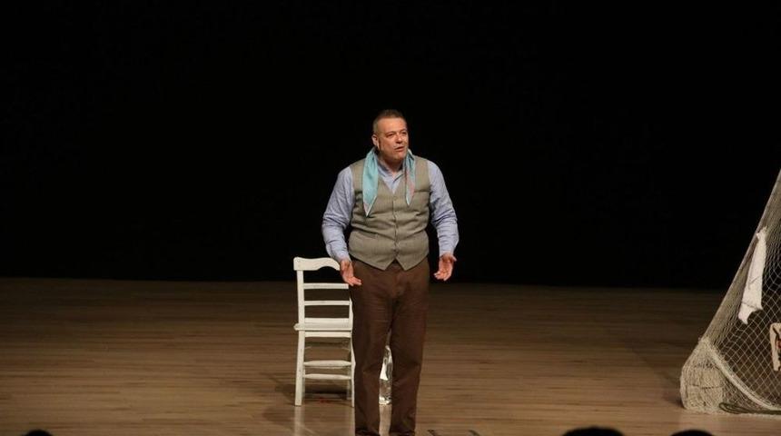 Biga&rsquo;da &rsquo;anlatılan Senin Hikayendir&rsquo; Sahnelendi