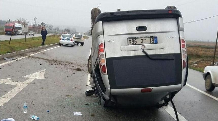 Hafif Ticari Ara&ccedil; Takla Attı: 5 Yaralı