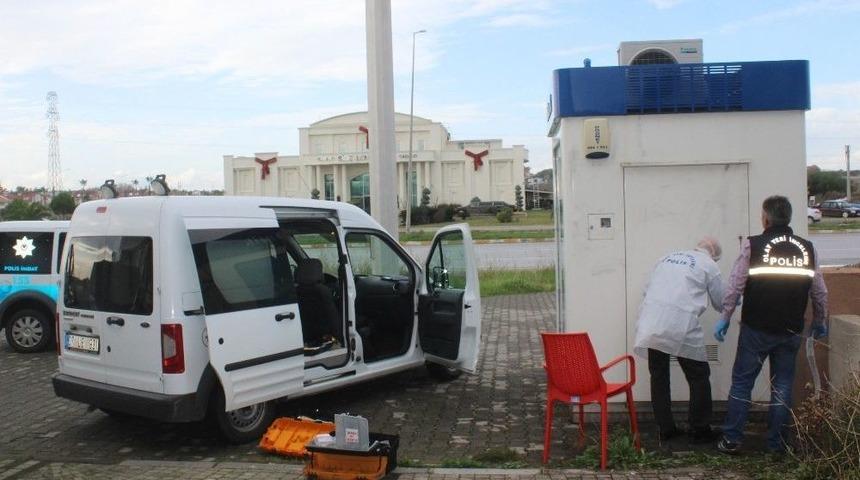 Soyguncuların A&ccedil;mak İsterken Lehimledikleri Kasayı Banka Grevlileri Bile A&ccedil;amadı