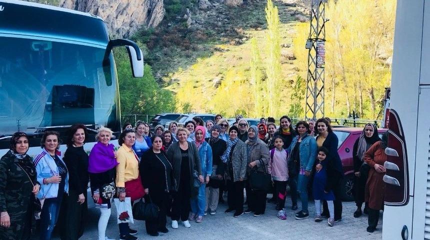 Mev Kadın Kollarından Eğitime Katkı