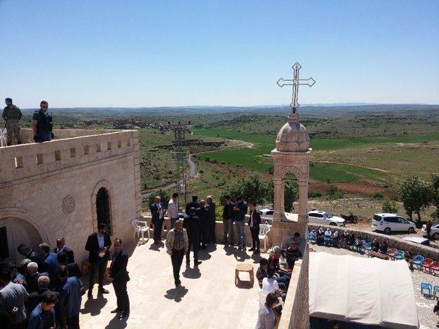 Gerc&uuml;ş&rsquo;te Tarihi Manastır 100 Yıl Sonra İbadete A&ccedil;ıldı 3