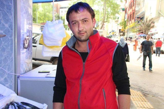 Av Sezonunun Son G&uuml;n&uuml;nde Tezgahlarda Yoğunluk 1