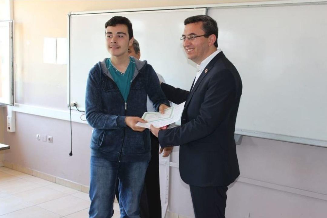 &Ouml;ğrenciler B&uuml;y&uuml;k Bir Sevin&ccedil;le Yaz Tatillerine Girdiler