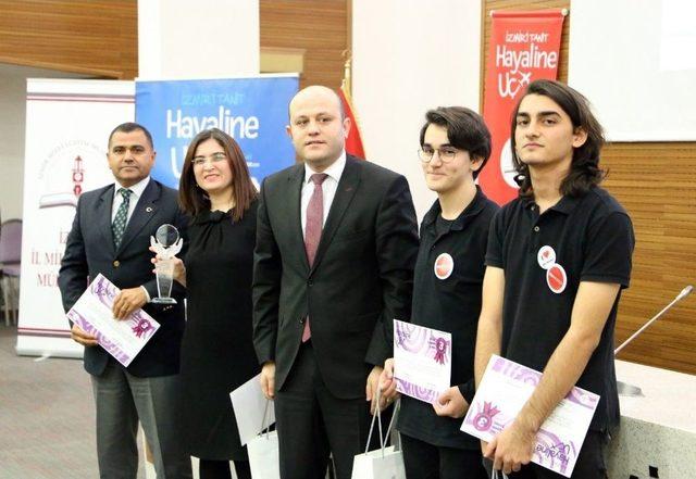 İzmirli Öğrenciler Kanada’ya, Hayallerine Uçuyor