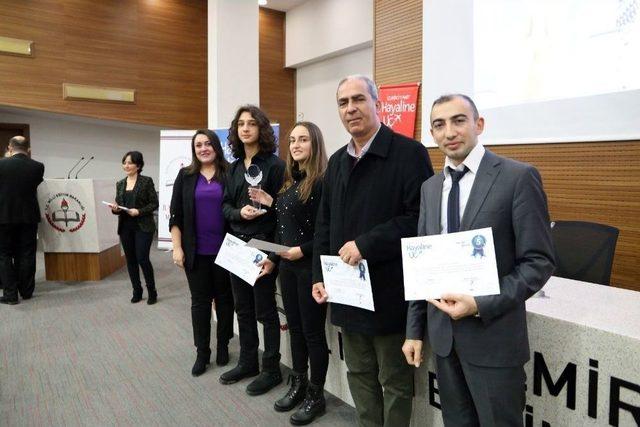 İzmirli Öğrenciler Kanada’ya, Hayallerine Uçuyor