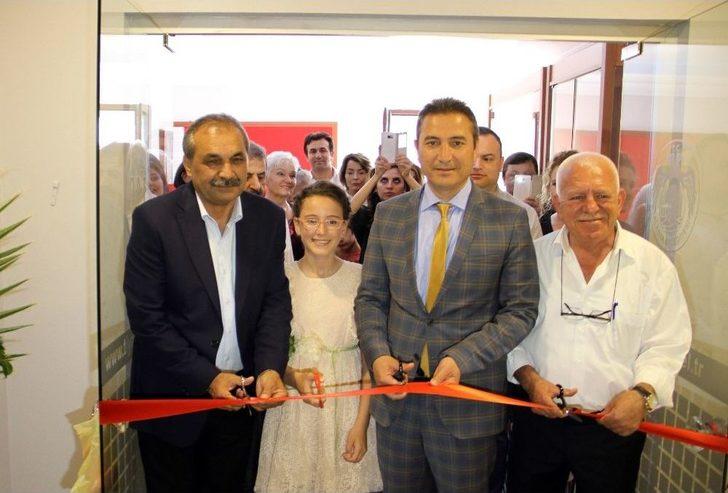 11 Yaşındaki Ressam 40 Eserle Sergi Açtı G5