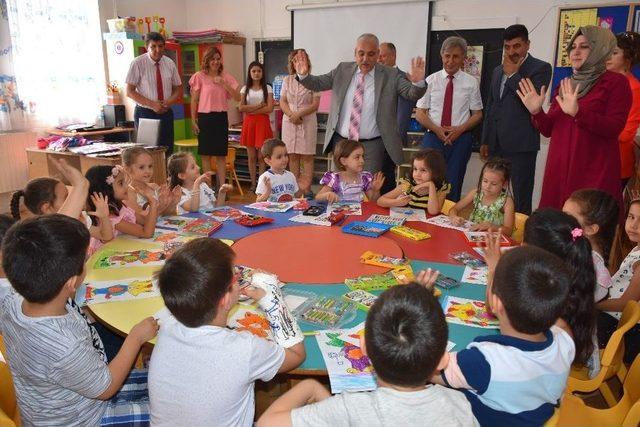 Vali Güvençer, Öğrencilerin Karne Heyecanına Ortak Oldu