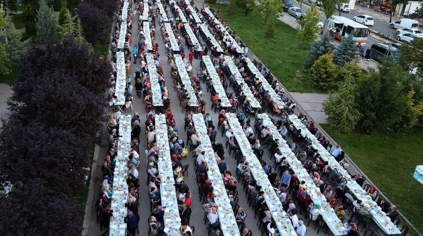 Başkan Yazgı 3 Bin Kişiyle İftar Sofrasında Buluştu