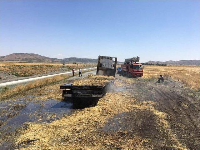 Saman Yüklü Tır Alev Alev Yandı