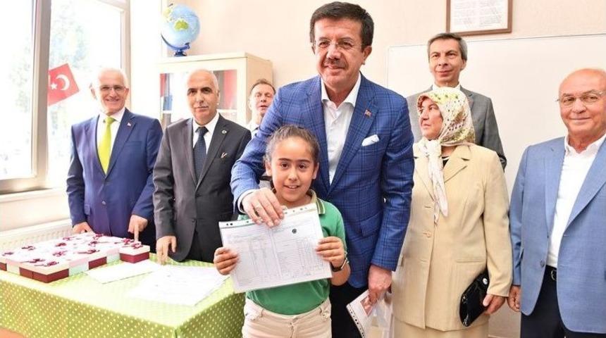 Bakan Zeybekci Karne Dağıtım T&ouml;renine Katıldı
