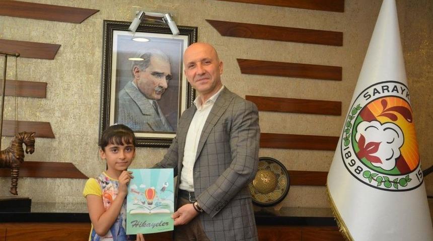 9 Yaşında Yazar Oldu