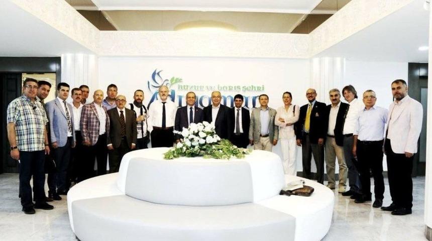 Başkan Kutlu T&uuml;rkiye Gazeteciler Federasyonu Heyetini Ağırladı