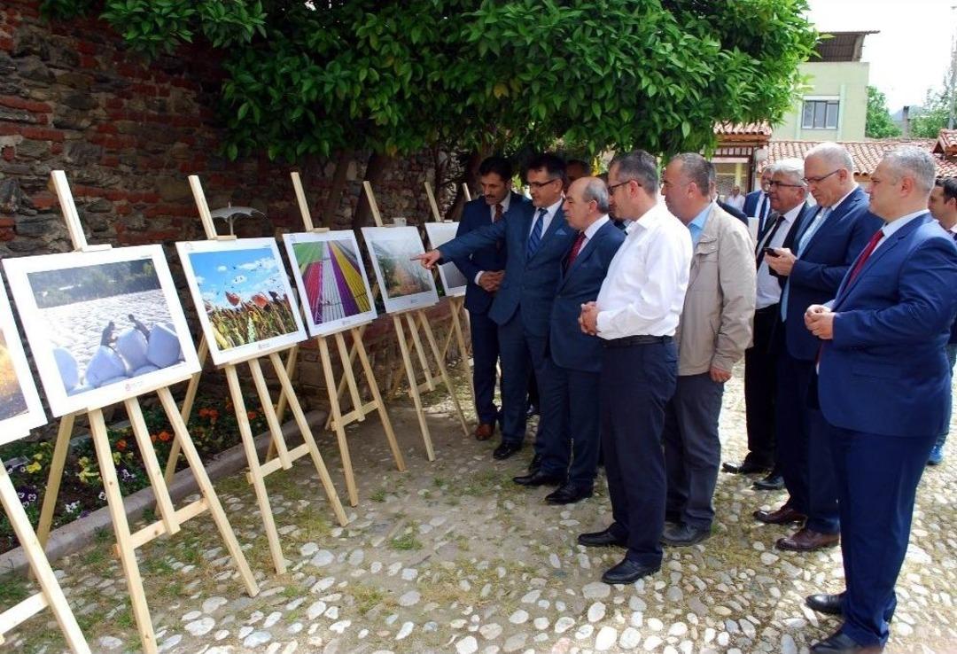 Tarım Ve İnsan Konulu Fotoğraflar Salihli&rsquo;de G&ouml;r&uuml;c&uuml;ye &Ccedil;ıktı