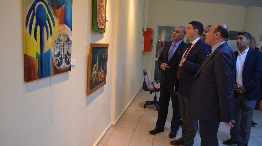 Ak Partili Budak Resim Sergisine Katıldı