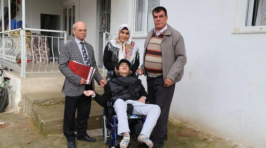 Başkan Özakcan’dan 12 Yaşındaki Yusuf’a Özel Hediye