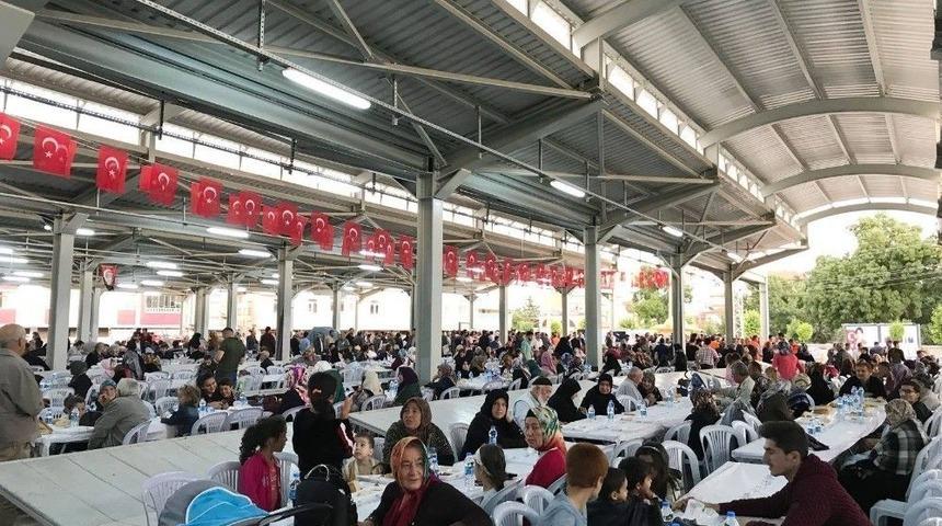 Turhal’da 3 Bin Kişi İftar Sonrasında Buluştu