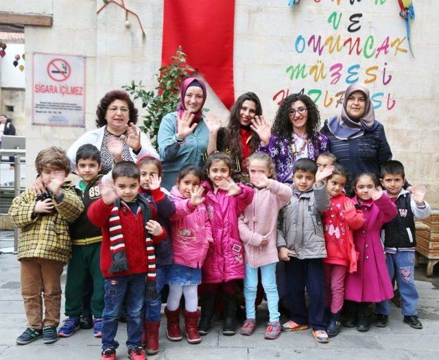 Gaün Öğrencilerinden Çocuklara Masal Atölyesi