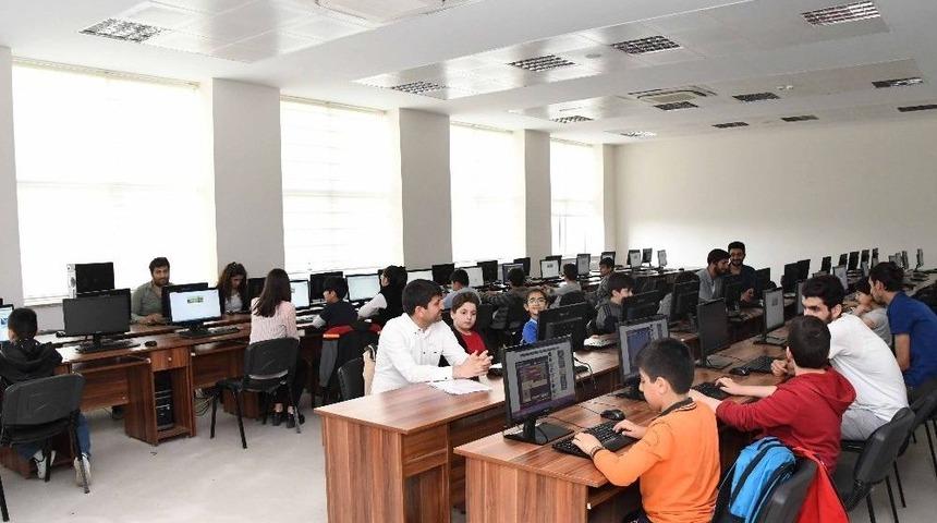 Bilsem &Ouml;ğrencilerine Scratch Eğitimi Verildi