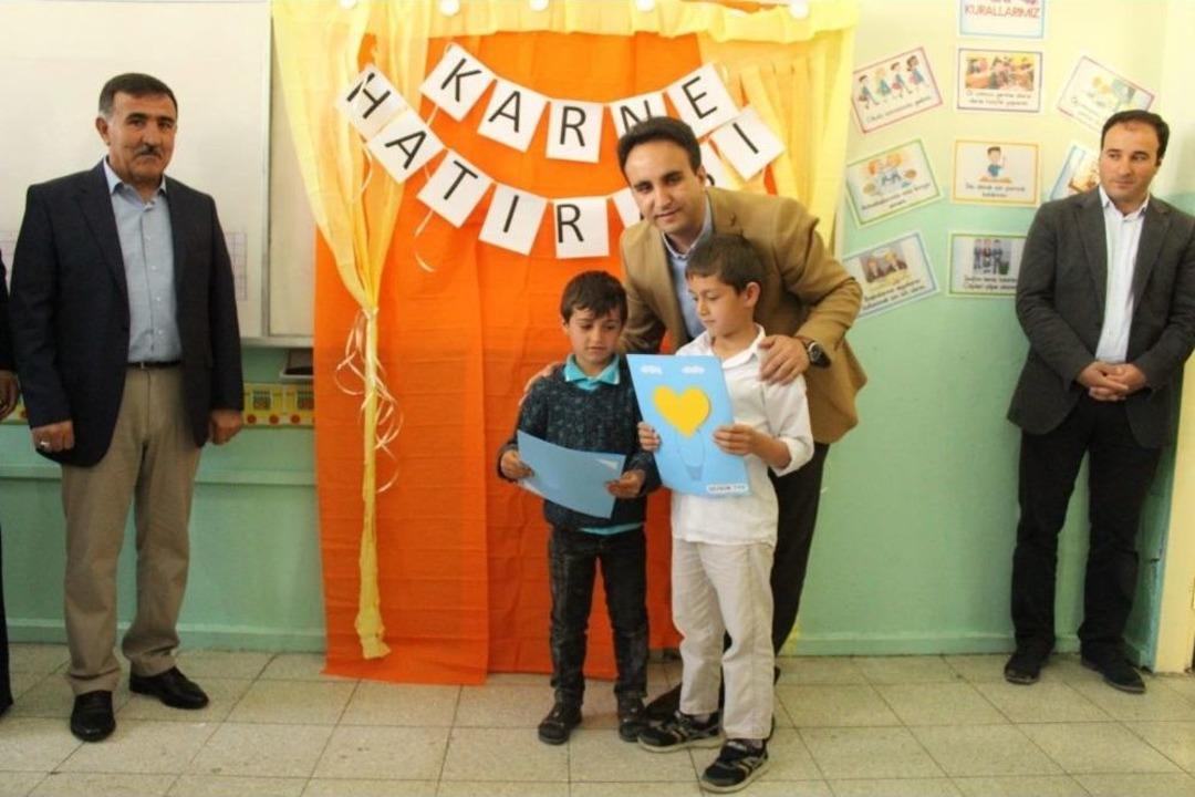 &Ccedil;aldıran&rsquo;da Karne Coşkusu