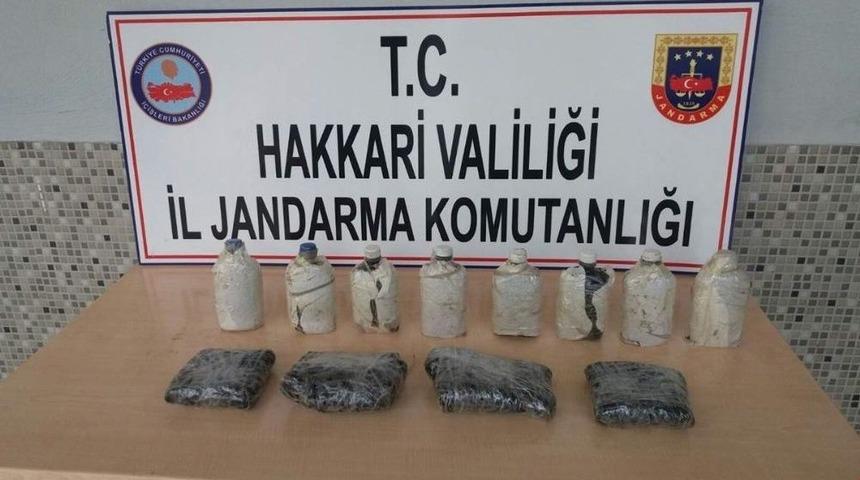 Hakkari&rsquo;de Uyuşturucu Ve Silah Ka&ccedil;ak&ccedil;ılığı