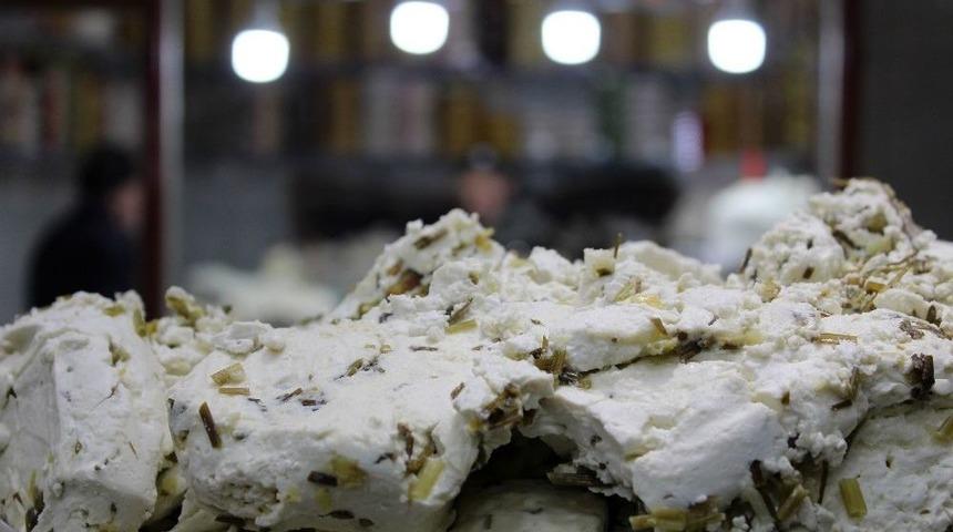 Otlu Peynirin Fiyatı Cep Yakıyor