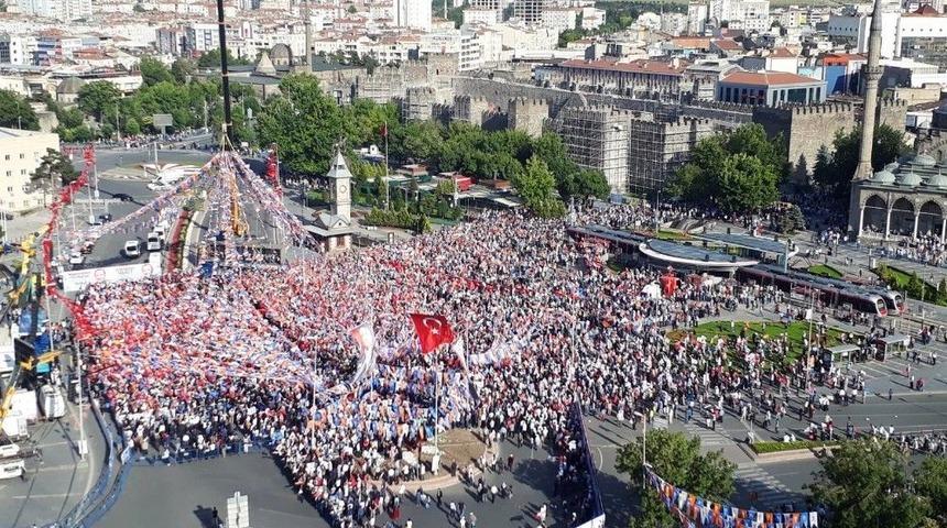 Cumhurbaşkanı Erdoğan: "biz Bu Meydana Kimsenin G&ouml;lgesi Olarak &Ccedil;ıkmıyoruz"
