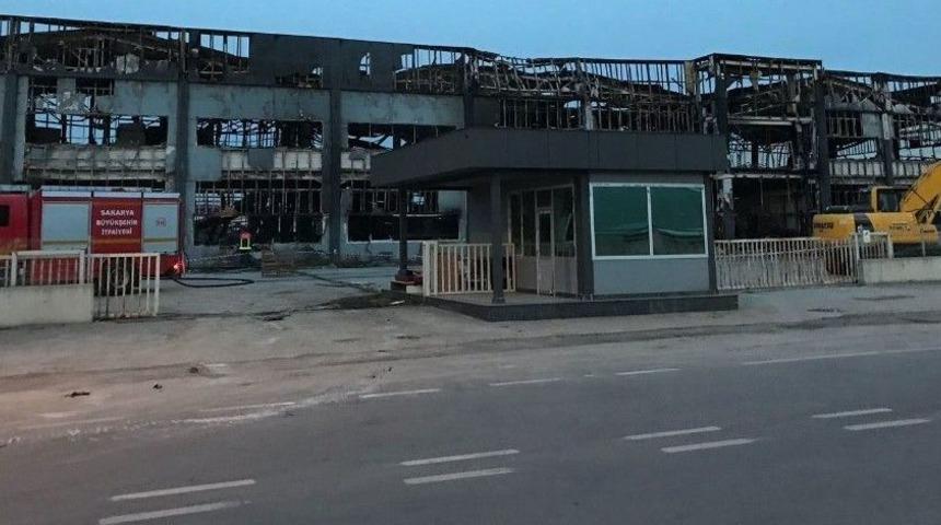 Mobilya Fabrikasında &Ccedil;ıkan Yangın 24 Saat Sonra S&ouml;nd&uuml;r&uuml;ld&uuml;